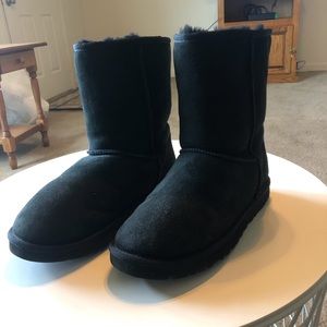 UGG Classic Short Boot